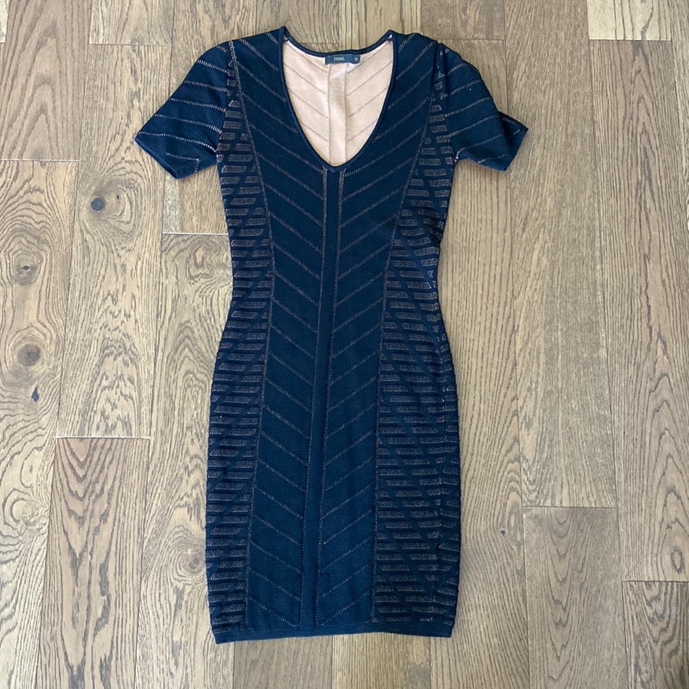 Midi v neck dress